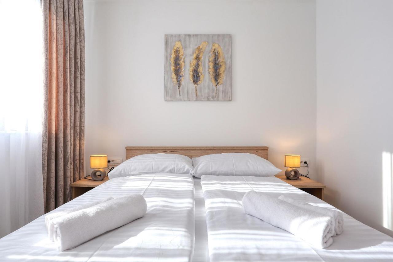 Apartments Perla With Free Parking Zadar Exterior photo